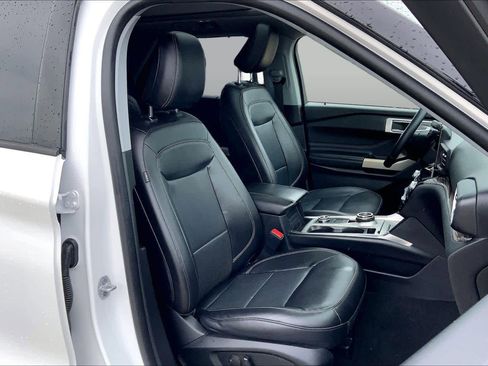 Used 2021 Ford Explorer Limited w/ Equipment Group 301A AWD/4WD image 9