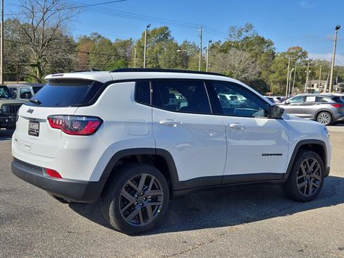 New 2026 Jeep Compass Latitude image 6