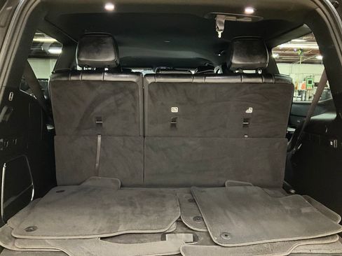 Used 2024 Jeep Wagoneer Series II w/ Flexible Seating Group image 13