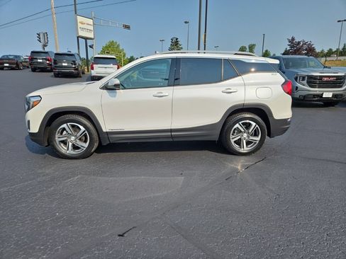 Certified 2021 GMC Terrain SLT w/ Infotainment Package II AWD/4WD image 6
