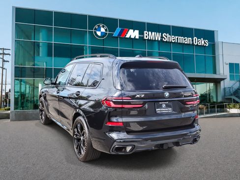 Used 2024 BMW X7 xDrive40i w/ M Sport Package AWD/4WD image 6