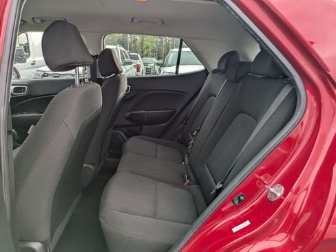 Used 2022 Hyundai Venue SE w/ Cargo Package FWD image 14