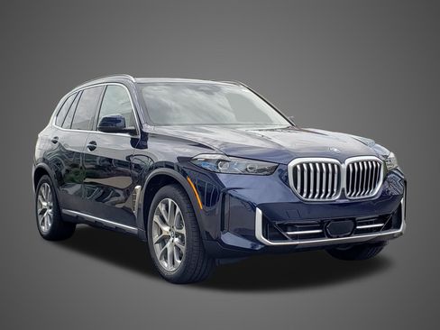 New 2026 BMW X5 xDrive50e w/ Climate Comfort Package AWD/4WD image 3