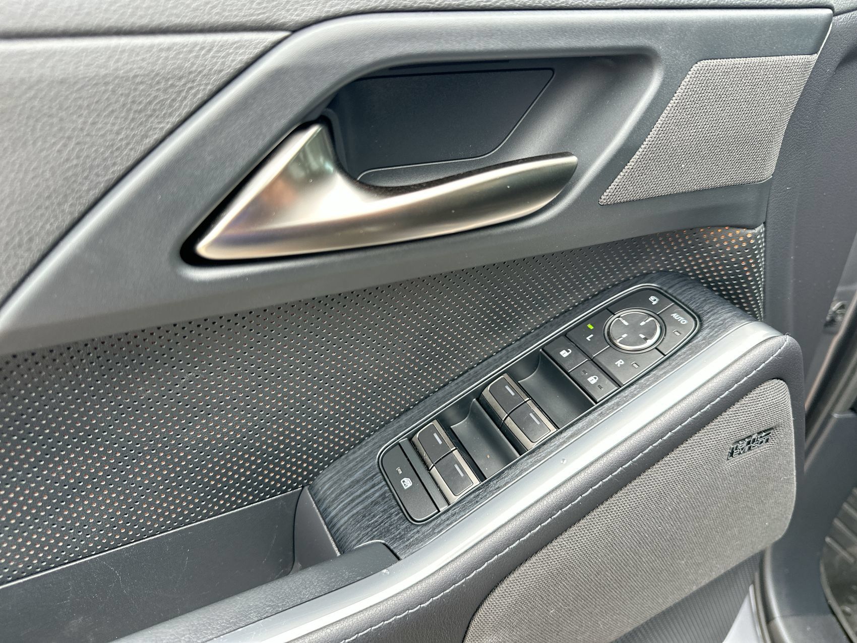 Used 2025 Lexus GX 550 w/ Cold Area Package AWD/4WD image 13