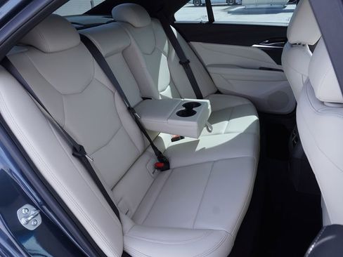 Certified 2025 Cadillac CT4 Luxury image 9