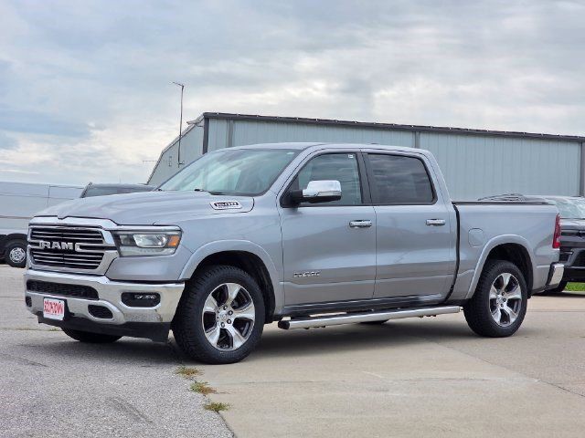 Used 2022 RAM 1500 Laramie AWD/4WD image 3