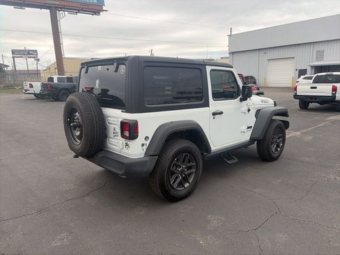 Used 2023 Jeep Wrangler Willys image 7
