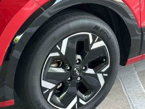 Used 2023 Kia Niro Wave FWD image 5