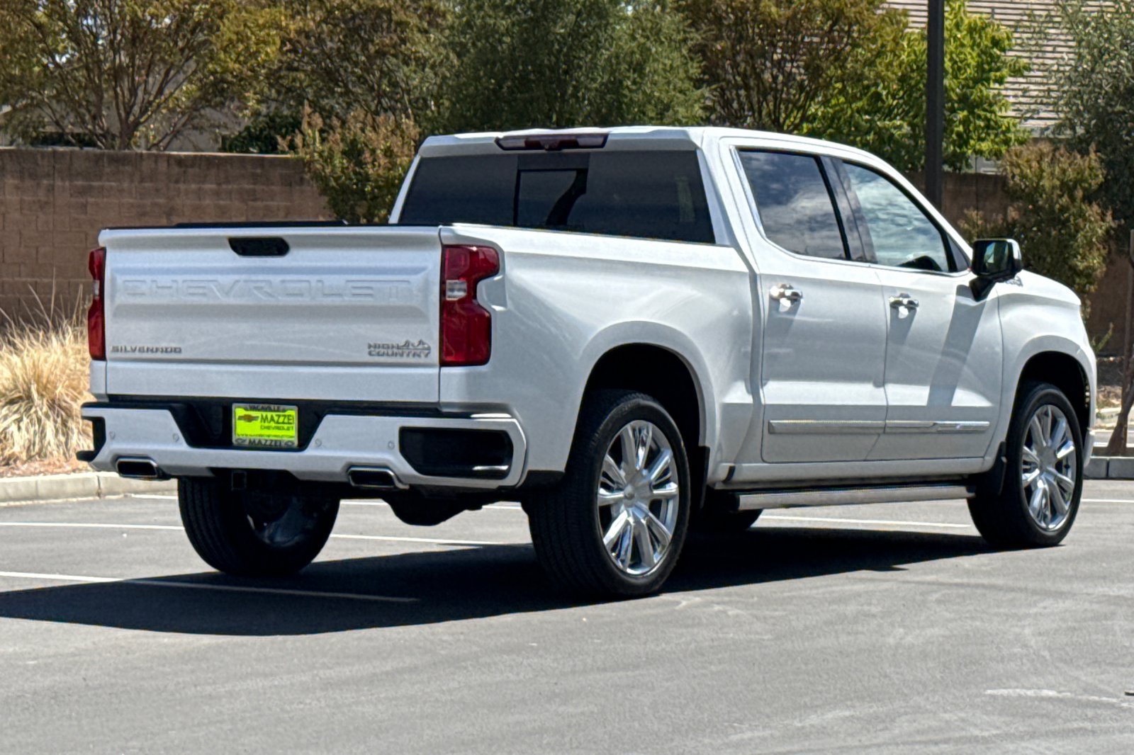 Used 2024 Chevrolet Silverado 1500 High Country w/ High Country Premium Package AWD/4WD image 11