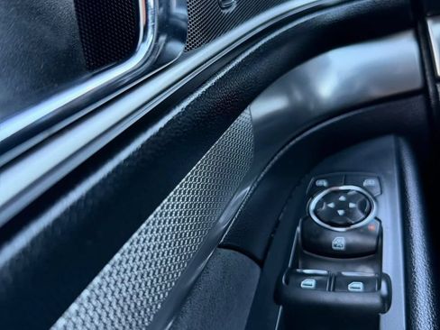 Used 2019 Ford Explorer XLT w/ Equipment Group 202A FWD image 21