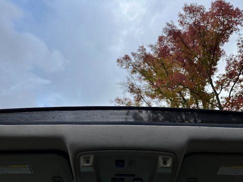 Used 2020 Cadillac Escalade ESV Premium Luxury image 20