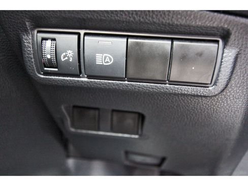 Used 2022 Toyota Corolla Cross LE w/ Moonroof Package FWD image 24