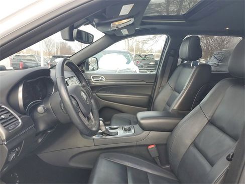 Used 2020 Jeep Grand Cherokee Limited image 18