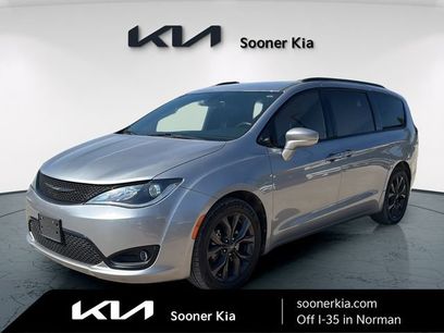 Used 2019 Chrysler Pacifica Touring-L w/ S Appearance Package