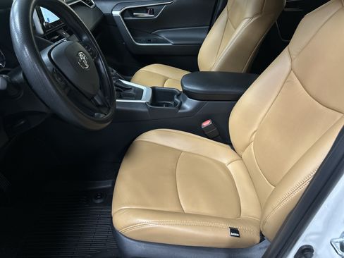 Used 2025 Toyota RAV4 XLE w/ Convenience Package FWD image 23