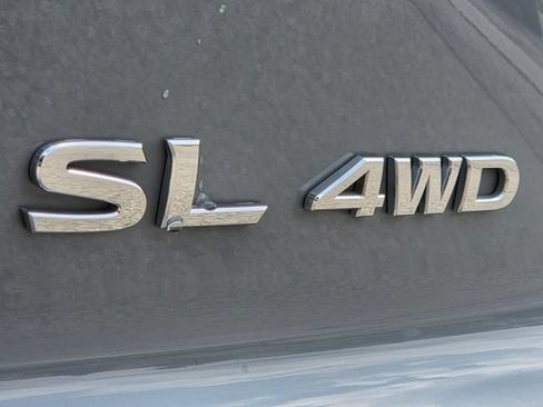 Used 2022 Nissan Pathfinder SL AWD/4WD image 9