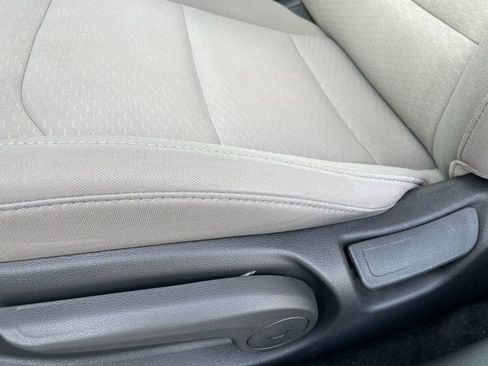 Used 2019 Hyundai Elantra SE image 10