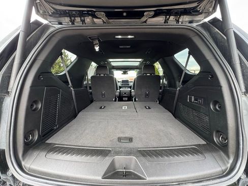 Used 2023 Chevrolet Tahoe LT w/ Luxury Package AWD/4WD image 39