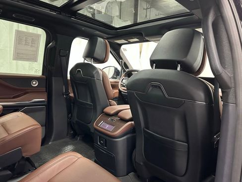 Used 2025 Lincoln Navigator L Reserve image 60