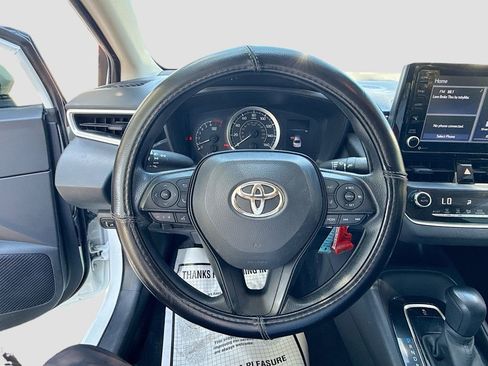 Used 2022 Toyota Corolla LE image 12