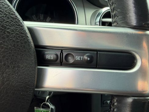 Used 2007 Ford Mustang Premium RWD image 27