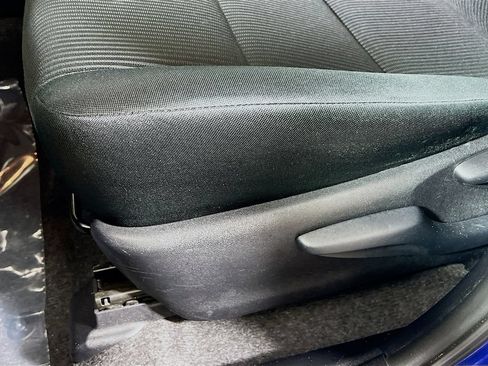 Used 2015 Toyota RAV4 LE AWD/4WD image 17