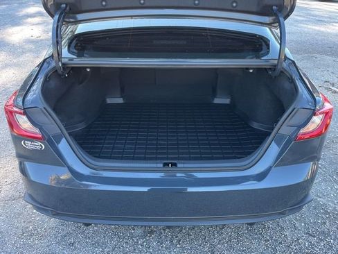 Used 2025 Toyota Camry SE image 33