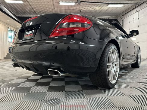 Used 2009 Mercedes-Benz SLK 300 image 28