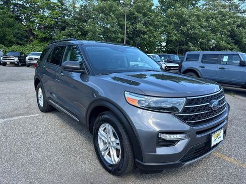 Certified 2023 Ford Explorer XLT w/ Equipment Group 202A AWD/4WD image 1