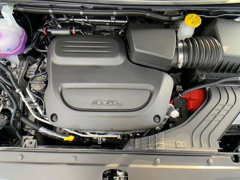 New 2026 Chrysler Pacifica Select w/ S Appearance Package image 23