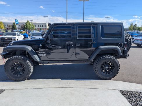Used 2016 Jeep Wrangler Unlimited Sport w/ Quick Order Package 24S AWD/4WD image 9