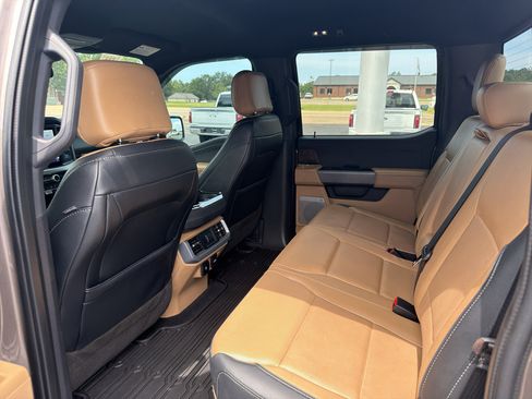 Used 2023 Ford F150 Lariat w/ FX4 Off-Road Package AWD/4WD image 19