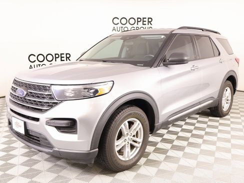 Used 2022 Ford Explorer XLT image 10