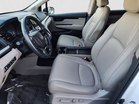 Used 2023 Honda Odyssey Touring image 11