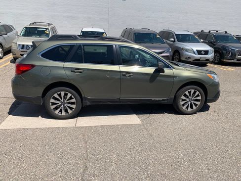 Used 2016 Subaru Outback 2.5i Limited AWD/4WD image 3