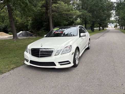 Used 2012 Mercedes-Benz E 350 Sedan w/ Lane Tracking Pkg image 3