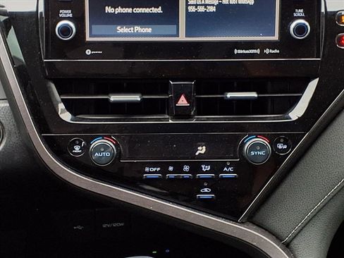 Used 2022 Toyota Camry XSE image 15