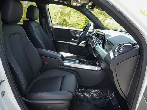 New 2026 Mercedes-Benz GLB 250 4MATIC image 16