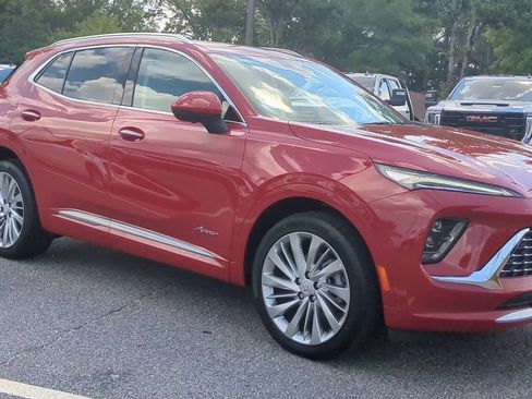 New 2025 Buick Envision Avenir image 2