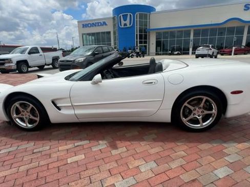 Used 2003 Chevrolet Corvette Convertible RWD image 8