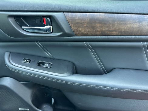 Used 2018 Subaru Outback 2.5i Limited image 22