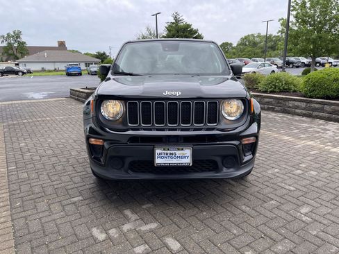 Used 2023 Jeep Renegade Latitude AWD/4WD image 8