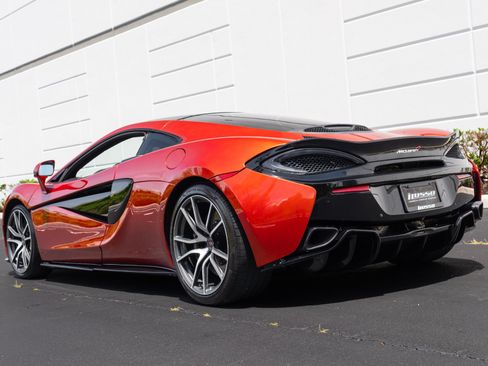 Used 2018 McLaren 570S RWD image 24
