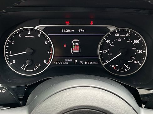 Used 2025 Nissan Pathfinder SV FWD image 23
