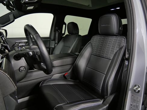 Used 2024 GMC Sierra EV Denali AWD/4WD image 10