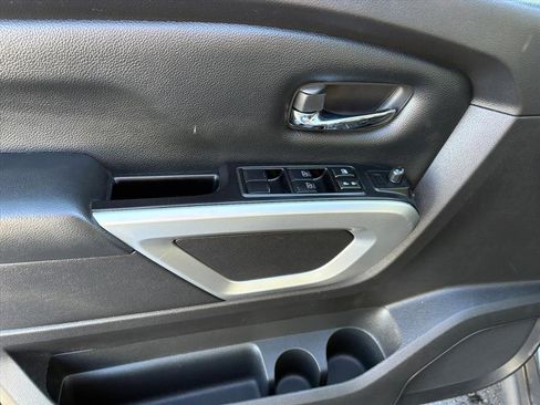 Used 2024 Nissan Titan SV w/ SV Convenience Package image 24