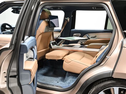 Used 2023 Land Rover Range Rover LWB SV Autobiography image 35