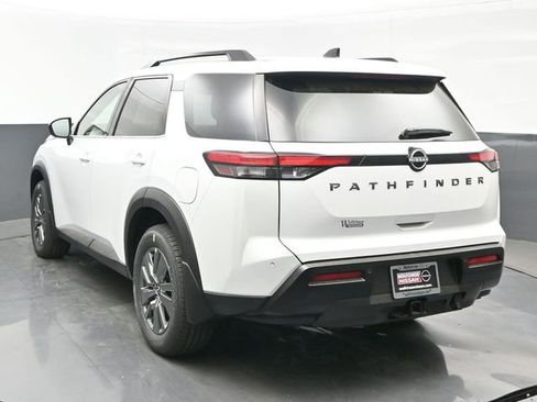 New 2026 Nissan Pathfinder SV w/ SV Premium Package FWD image 4
