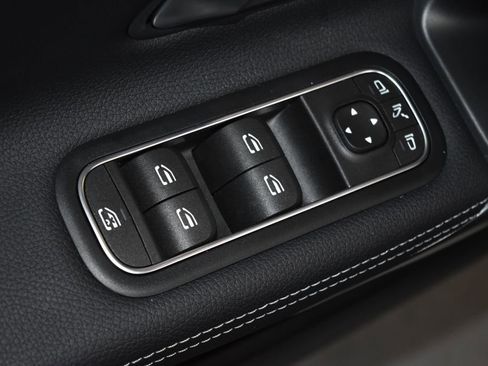 Certified 2025 Mercedes-Benz CLA 250 4MATIC image 6