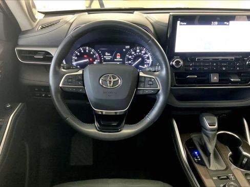 Used 2020 Toyota Highlander Platinum image 5